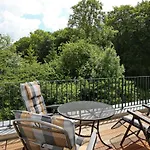 Linden-palais 38 *